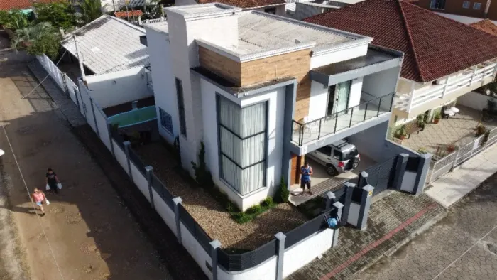 SOBRADO ALTO PADRÃO EM PENHA - SANTA CATARINA