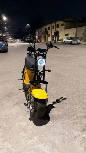 Scooter Elétrica 1000W Amarela - Veículo Autopropelido (Não precisa emplacar)