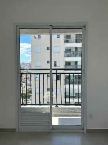 Porta Balcão Aluminio, 2,10x1,40 com vidro e chave