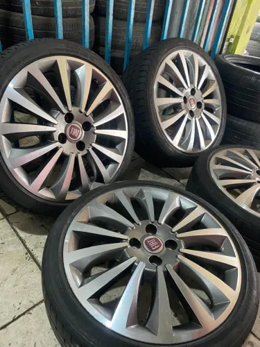 Aro 17 com pneus 