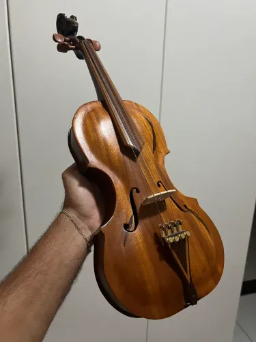 Rabeca Brasileira em estado de nova | Acompanha Bag e Arco