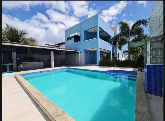 Casa para venda tem 370 metros quadrados com 4 quartos