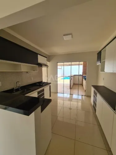 Casa para venda com 200 m² e 3 quartos em Vale Florido II, Piratininga - SP