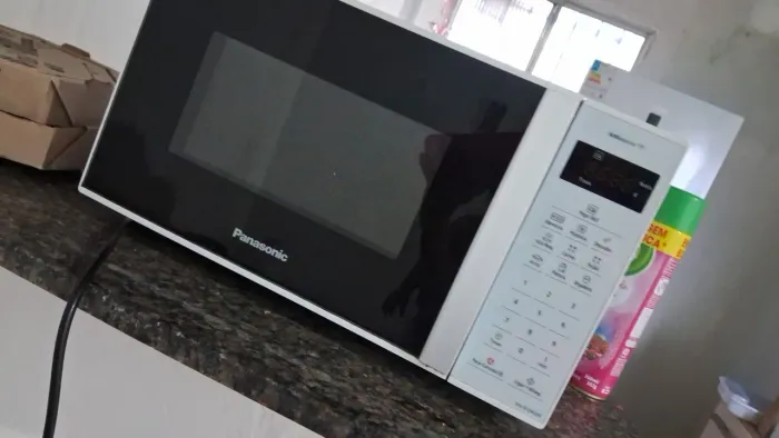 Vendo 3 eletrônicos micro-ondas tanquinho e um smartphone  