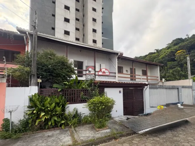Casa à venda na Prainha em Caraguatatuba Excelente localização no litoral norte