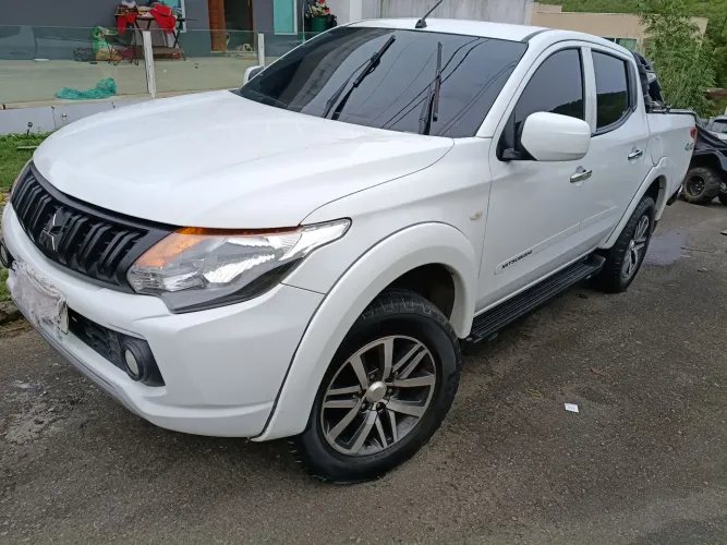 Mitsubishi L200 Tri. Outd. GLX 2.4 CD 4X4 Die. MEC 2024