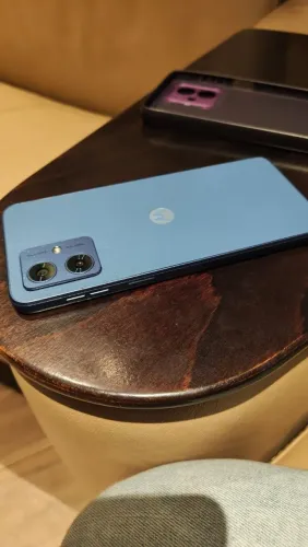 Motorola G54 256memoria 16g semi novo leva que tá barato.
