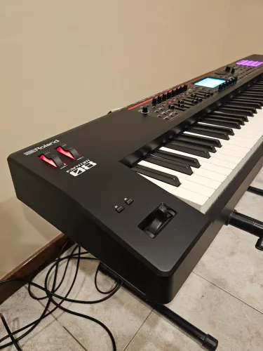 Teclado Roland Fantom 08
