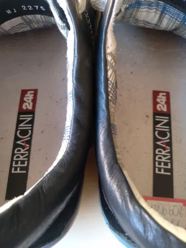 Vendo um Tenix Masculino FERRACINI em couro número 39, USADO APENAS 30 MINUTOS .
