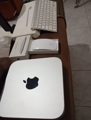 Computador Mac Mini + Magic mouse e teclado bluetooth 