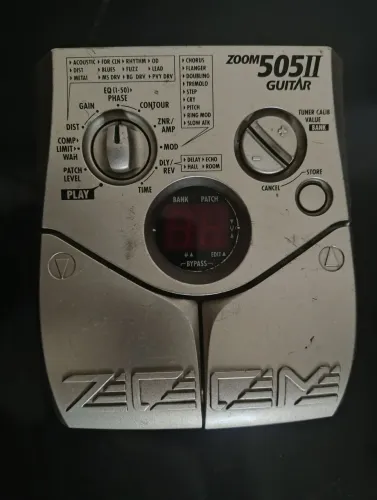 Pedaleira Zoom