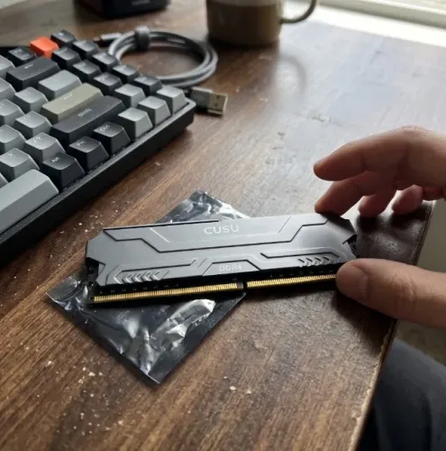 Memória RAM DDR4 CUSU 8GB 3200MHz - Para Desktop