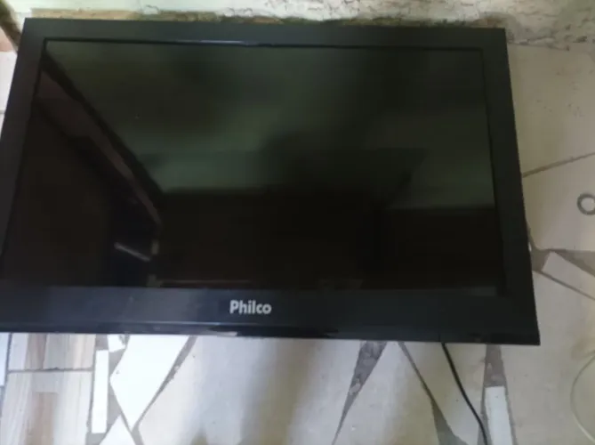 Vendo televisão com tela quebrada , mais funcionando 
