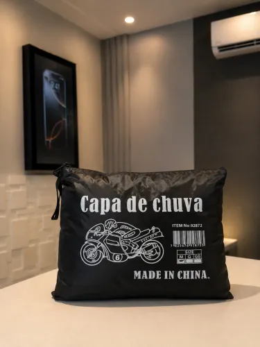 Capa de Chuva com Faixa Refletiva