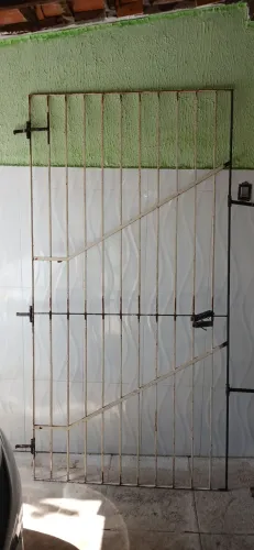 Vendo portão de ferro.tam.2.15 .larg.1.10