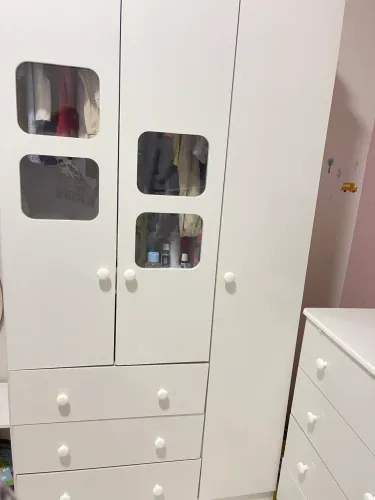 Guarda roupa e cômoda infantil
