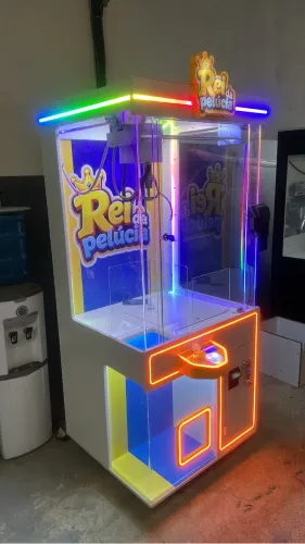 Máquina de pelúcia pegar urso