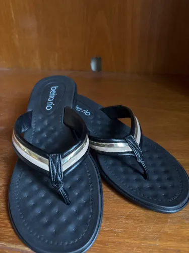 Chinelo beira rio