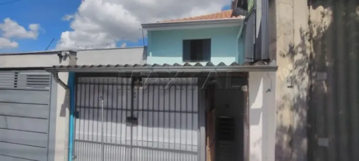 Casa para locação com 30m², sala, quarto e cozinha, sem vaga de garagem.