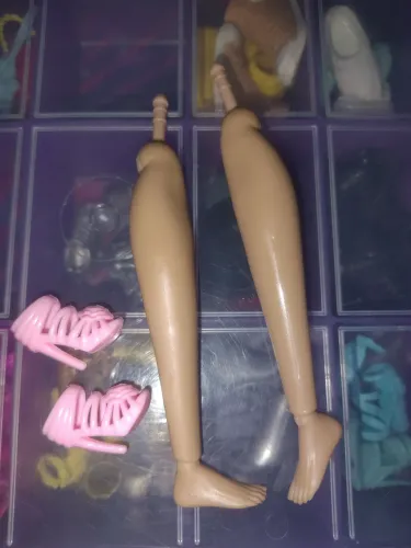 Barbie acessórios pés