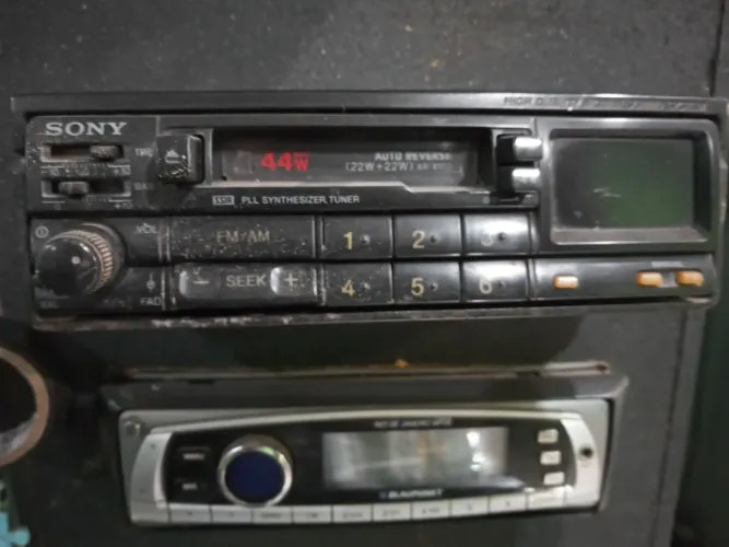 Toca fitas de gaveta SONY