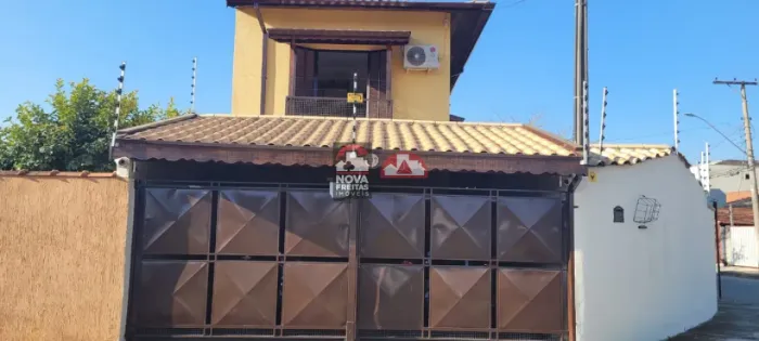 Sobrado à venda no Parque São Domingos em Pindamonhangaba!