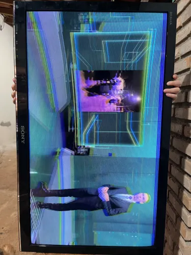 TV Sony Bravia 32 polegadas, com defeito na imagem