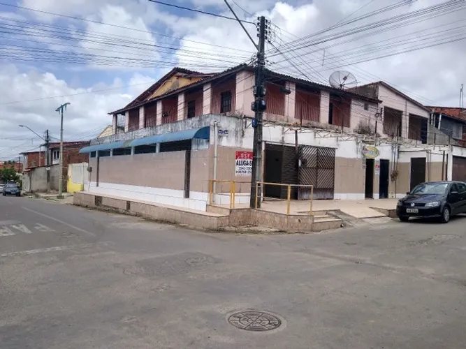 Ponto comercial de esquina na Pajuçara