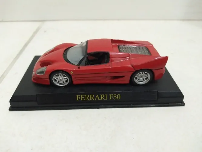 Carrinho De Ferro Miniatura Ferrari F50