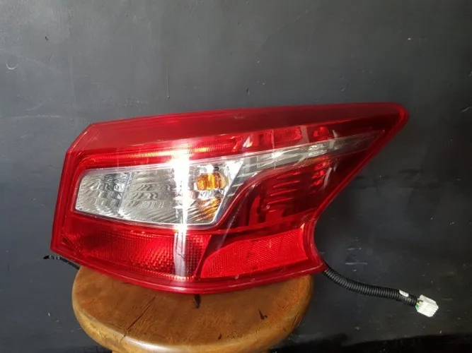 Lanterna traseira Original Nissan Sentra 2017/2020