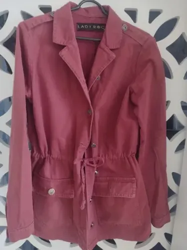 Parka, semi-novo, Tam P,cor de vinho