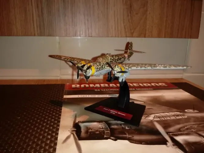 Miniatura de Bombardeiro 2ª GM Cat Z. 1007 Alcione - Itália - Familia DeAgostine