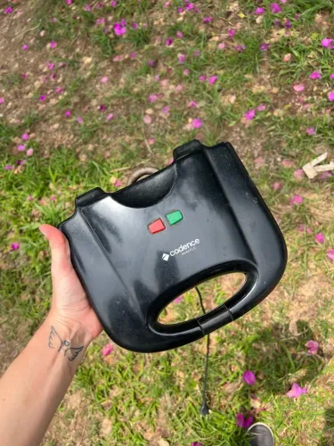 Máquina de waffle Cadence 