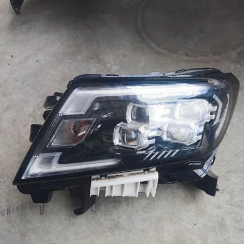 Farol Nissan frontier led 2024