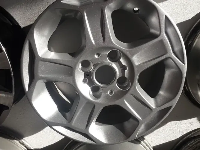 Roda aro 15 Ford Ecosport prata 4x108 avulsa usada 