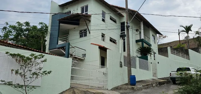 Linda e espaçosa casa
