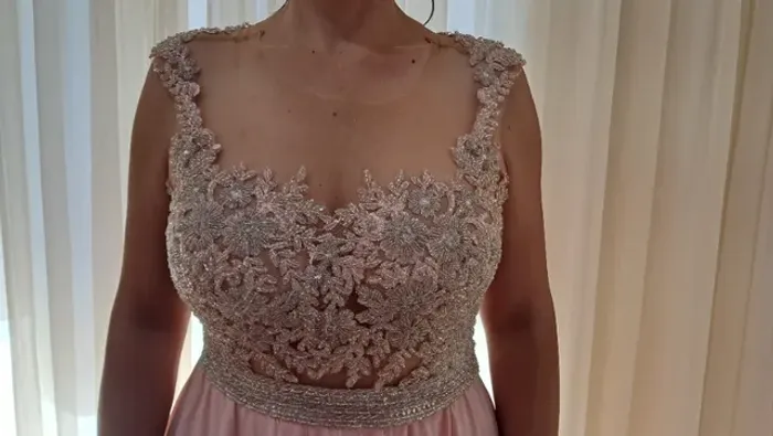 Vendo três vestidos de Festa usados 1x "novíssimos"