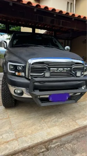 Dodge RAM customizada 2009 excepcional - Troco em terreno em condomínio (veja o anúncio).