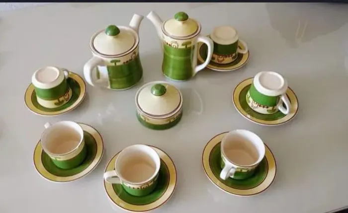 APARELHO DE  CHÁ E CAFÉ EUROGRES CERAMICA PINTADA À MÃO.