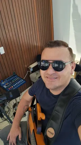 Aulas de cavaquinho, violao, ukulele,pandeiro e cajon!!!
