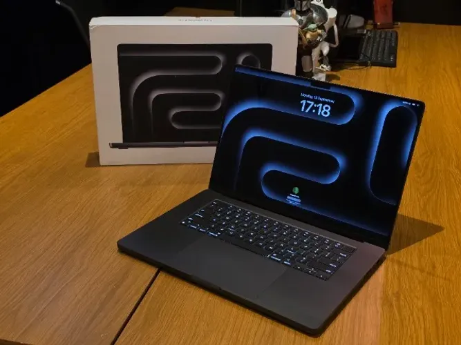 Macbook Pro 16' M3pro 18gb 512gb