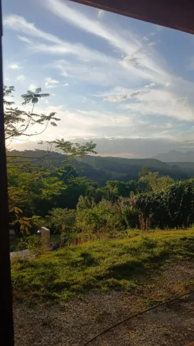 Oportunidade Sítio de 3.000m2 com riacho e luz.