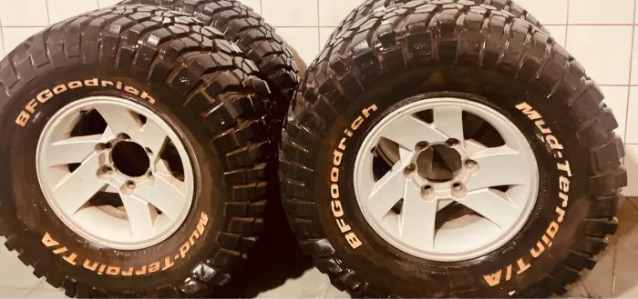 Troller 5 rodas sem pneus aro 15 Pajeiro full Pajeiro Sport 