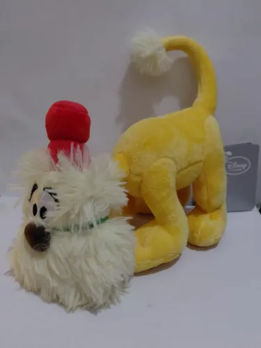 Cachorro pelúcia Alice no país das maravilhas