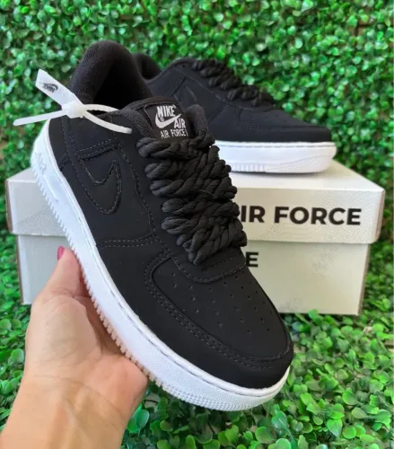 Nike Air Force 1 - Preto e Branco
