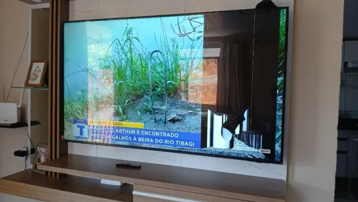 Vendo ou troco Tv sansung 55 polegadas 4k tudo em 1 com a TELA QUEBRADA