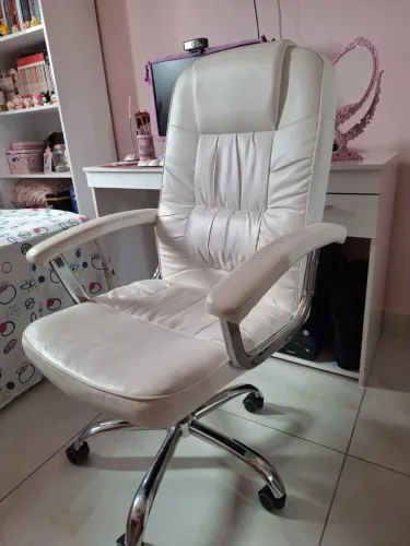 Cadeira President Finland branca - couro sintético, excelente estado