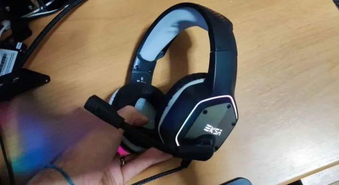 Headset Eksa e1000 novo mais está sem a caixa.