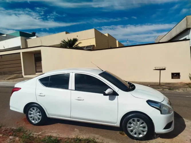 Nissan Versa 2019