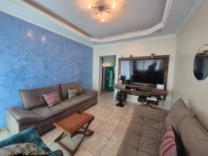 Casa à venda, 3 quartos, suíte, 4 vagas e 02 barracões Tirol - Belo Horizonte/MG